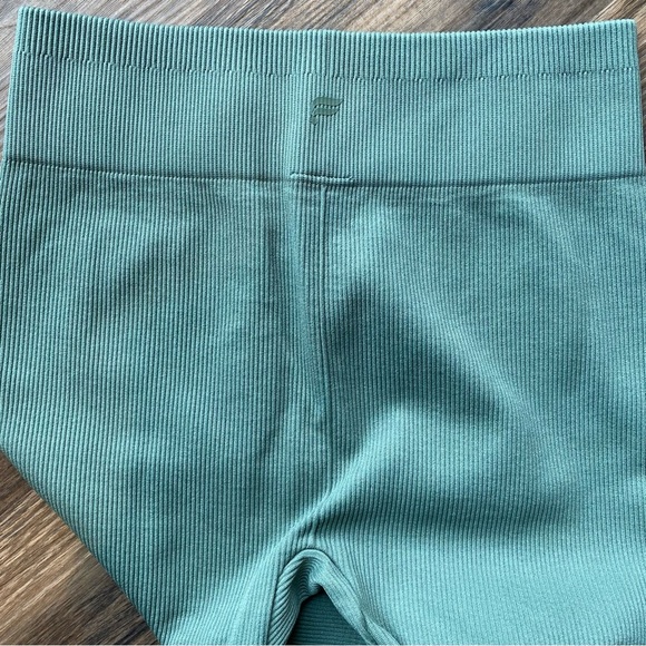 Fabletics Green Leggings flare (xs) - Picture 4 of 4